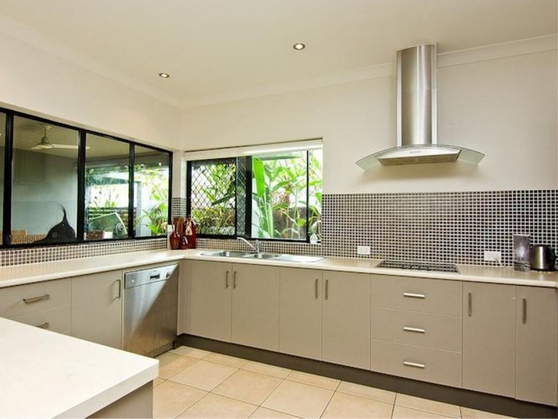 /8 Seclusion Drive, Palm Cove QLD 4879