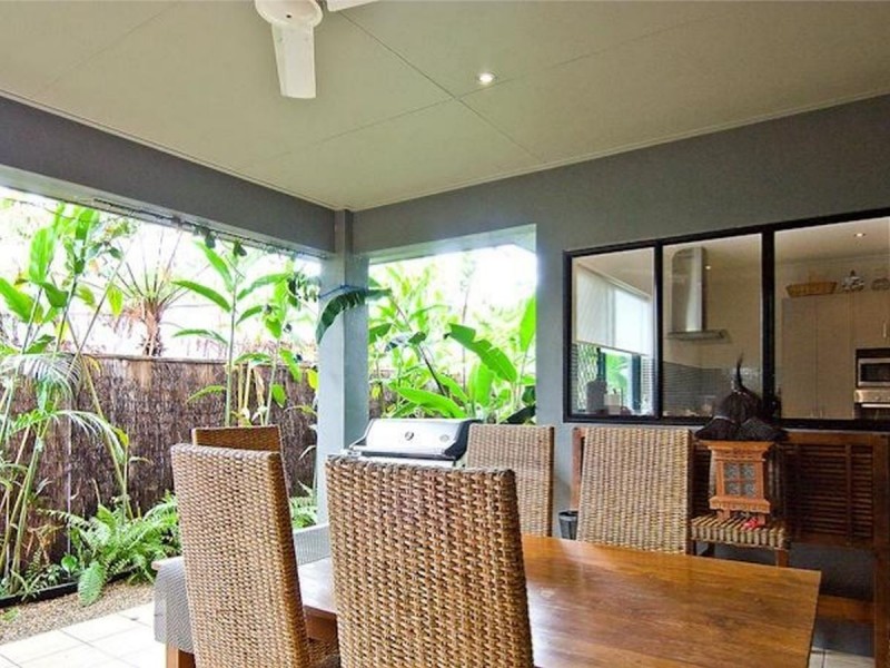 /8 Seclusion Drive, Palm Cove QLD 4879