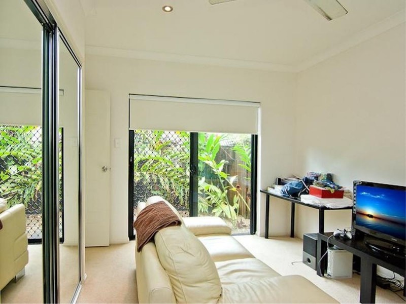 /8 Seclusion Drive, Palm Cove QLD 4879