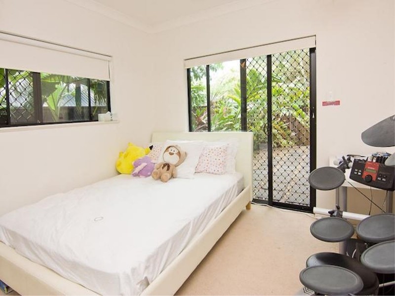/8 Seclusion Drive, Palm Cove QLD 4879