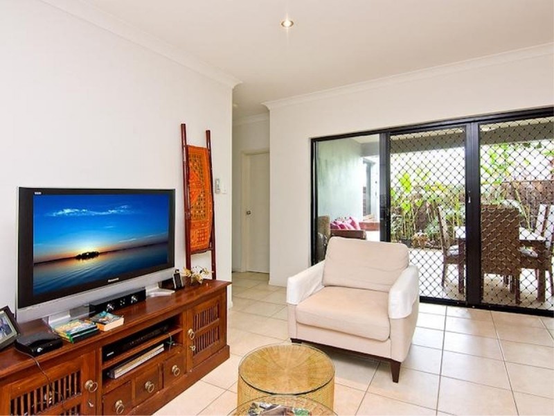 /8 Seclusion Drive, Palm Cove QLD 4879