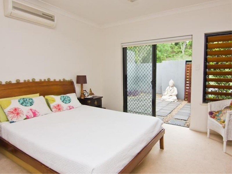 /8 Seclusion Drive, Palm Cove QLD 4879