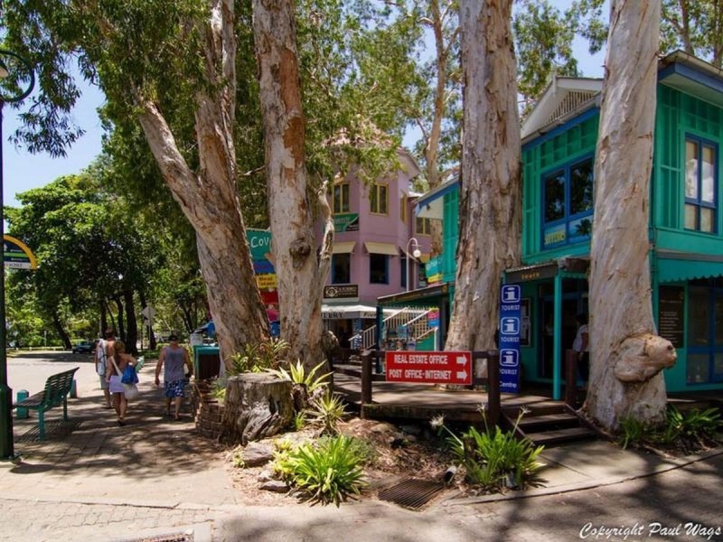 /8 Seclusion Drive, Palm Cove QLD 4879
