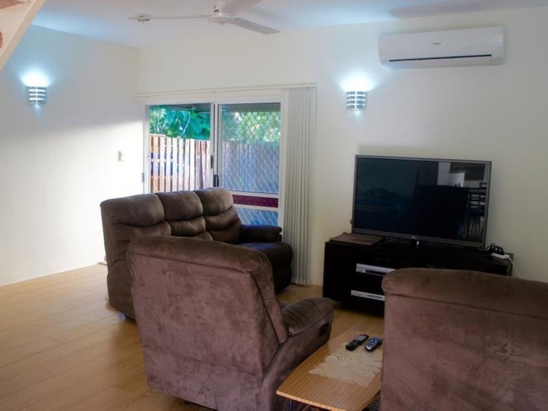 10/11-13 Pioneer Street, Manoora QLD 4870