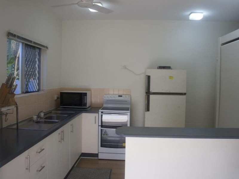 10/11-13 Pioneer Street, Manoora QLD 4870