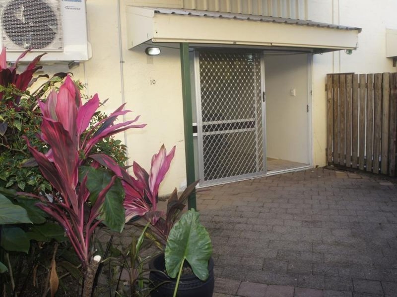10/11-13 Pioneer Street, Manoora QLD 4870