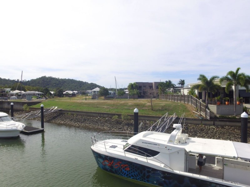 /13 Ragamuffin Quay, Trinity Park QLD 4879