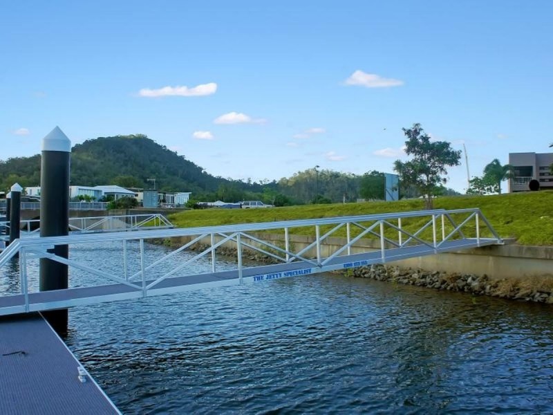 /13 Ragamuffin Quay, Trinity Park QLD 4879