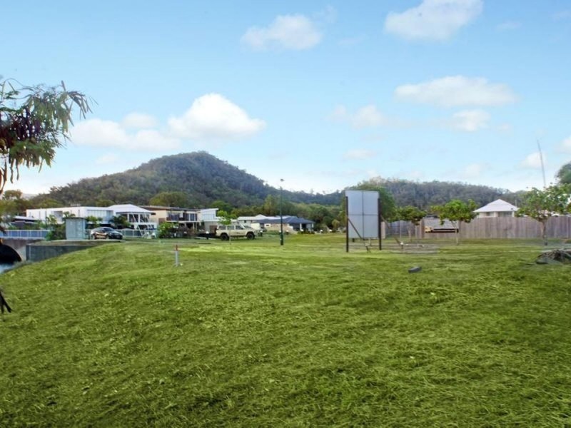 /13 Ragamuffin Quay, Trinity Park QLD 4879