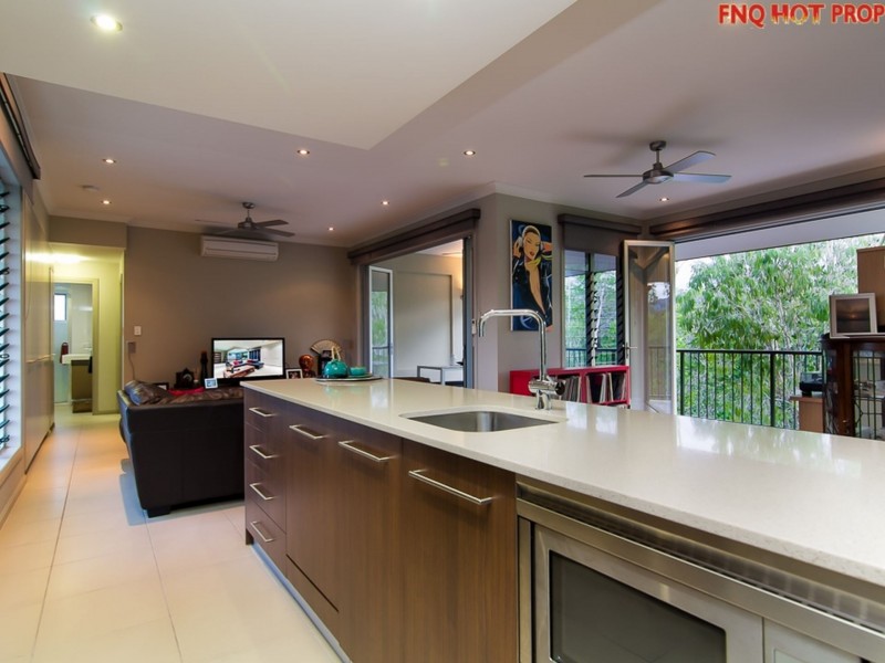 4/110 Harbour Drive, Trinity Park QLD 4879