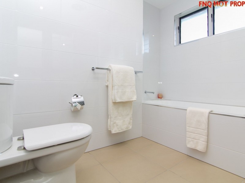 4/110 Harbour Drive, Trinity Park QLD 4879
