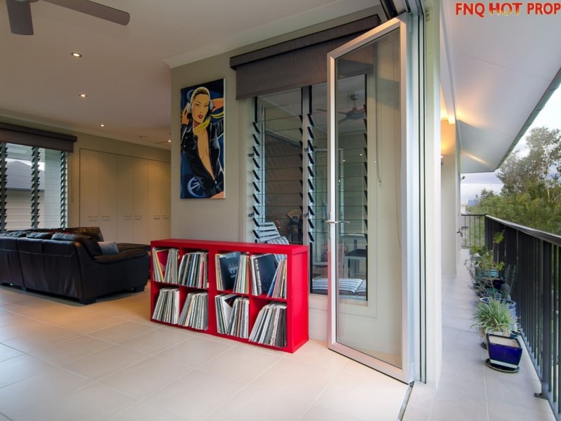 4/110 Harbour Drive, Trinity Park QLD 4879