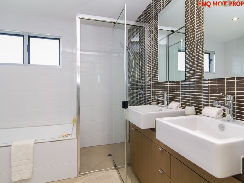 4/110 Harbour Drive, Trinity Park QLD 4879