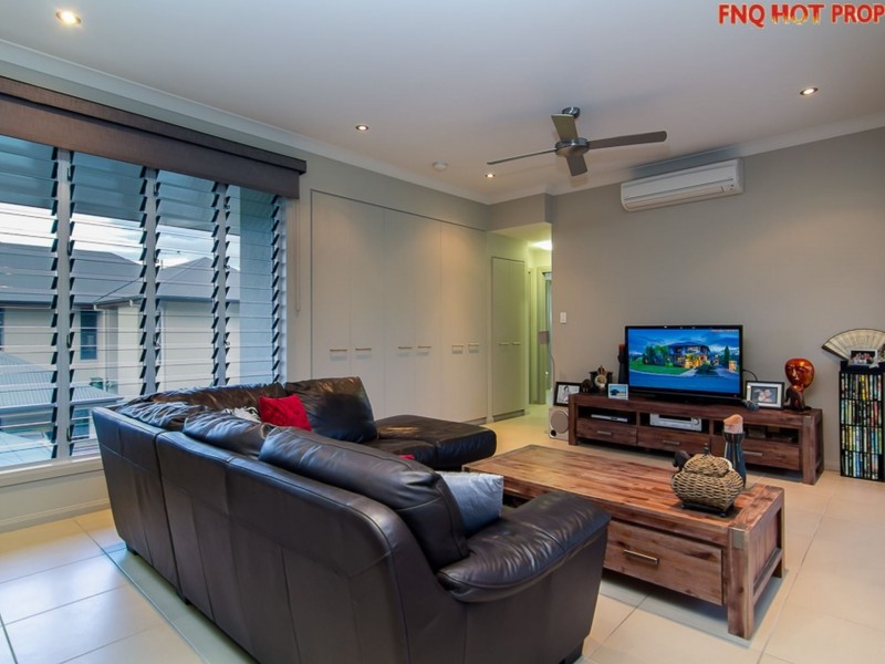 4/110 Harbour Drive, Trinity Park QLD 4879