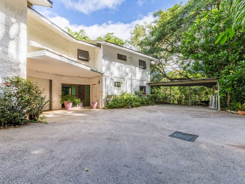 Unit 1-2-3/22-24 Collins Avenue, Edge Hill QLD 4870