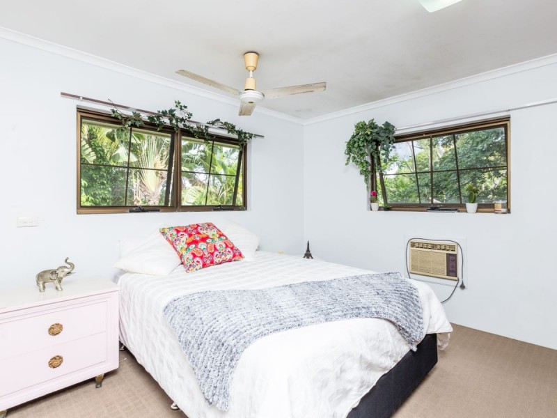 Unit 1-2-3/22-24 Collins Avenue, Edge Hill QLD 4870