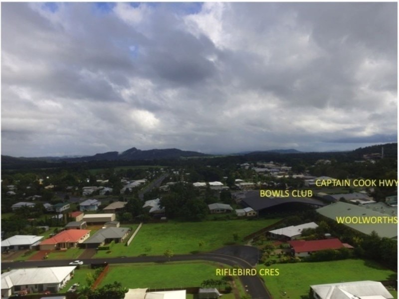 /8 Riflebird Crescent, Mossman QLD 4873