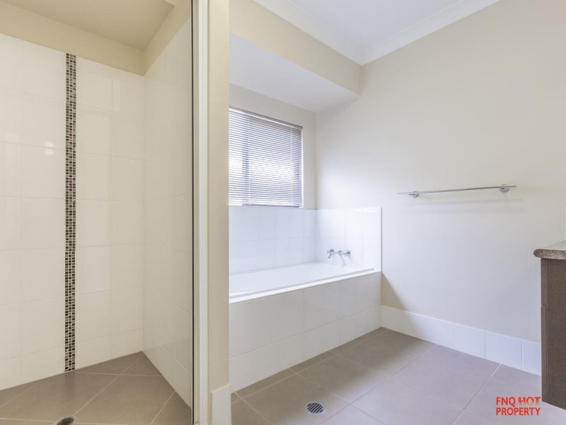 /66 Fossilbrook Bend, Trinity Park QLD 4879