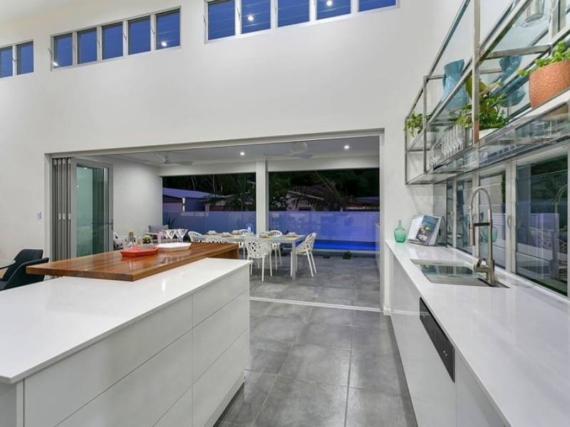 /1 Billingai Close, Palm Cove QLD 4879