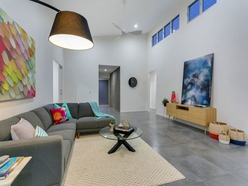 /1 Billingai Close, Palm Cove QLD 4879