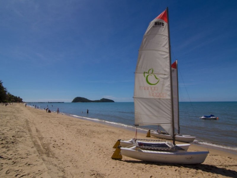 /1 Billingai Close, Palm Cove QLD 4879
