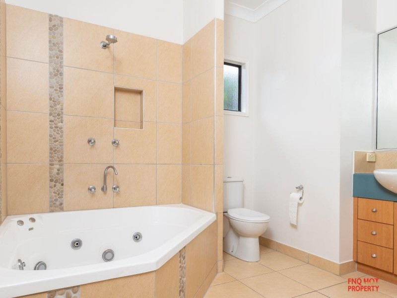 /16 Lookout Terrace, Trinity Beach QLD 4879