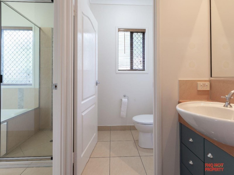 /16 Lookout Terrace, Trinity Beach QLD 4879