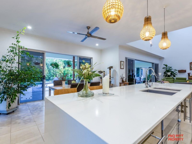 /6 Anchor Close, Trinity Beach QLD 4879