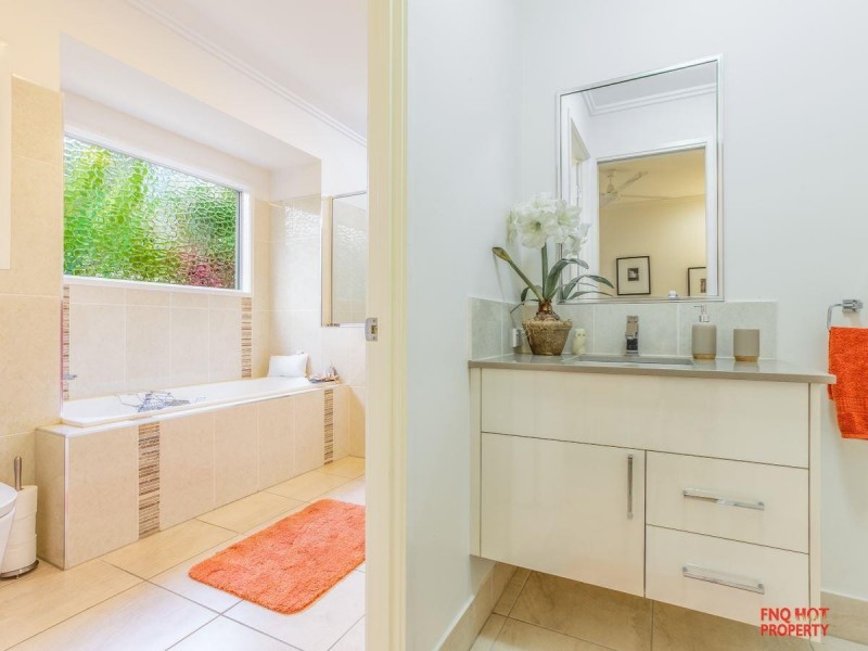 /6 Anchor Close, Trinity Beach QLD 4879