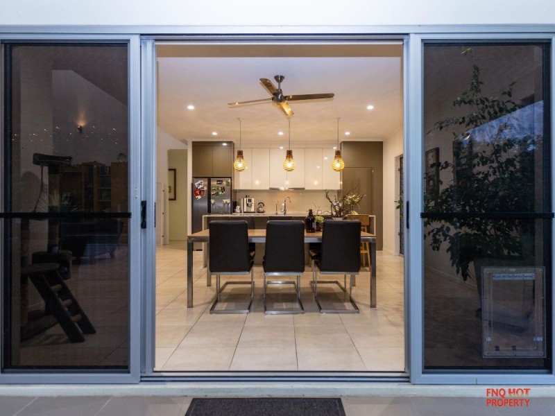 /6 Anchor Close, Trinity Beach QLD 4879