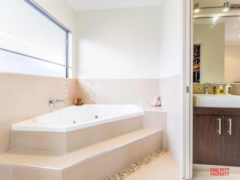 /72 Harbour Drive, Trinity Park QLD 4879