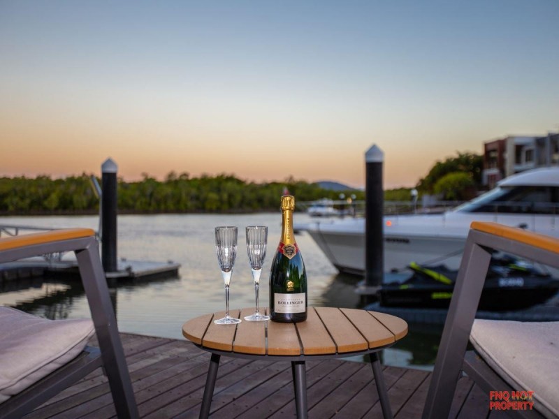 /11 Marina Quay, Trinity Park QLD 4879