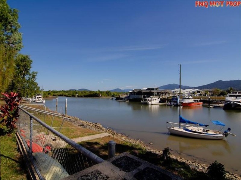 /11 Riverside Parade, Trinity Park QLD 4879