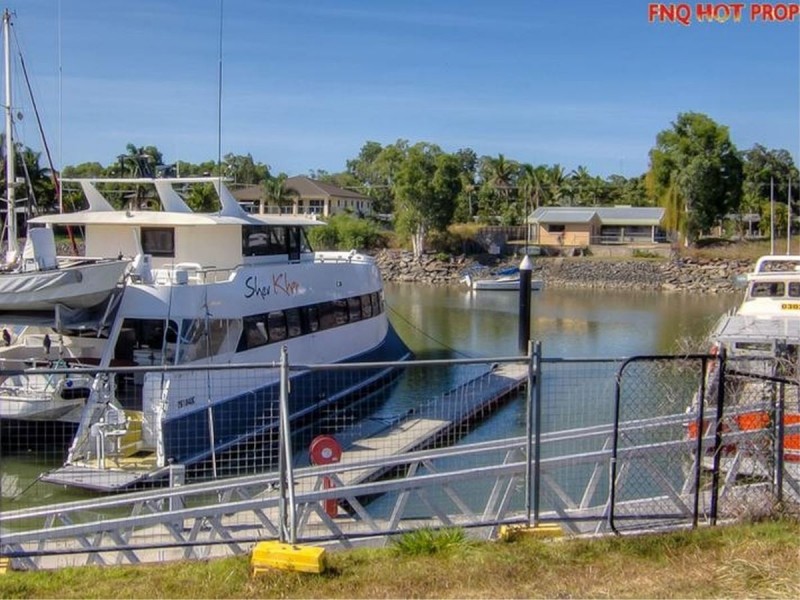 /11 Riverside Parade, Trinity Park QLD 4879