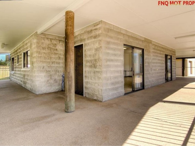 /11 Riverside Parade, Trinity Park QLD 4879