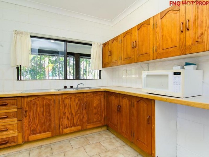 /11 Riverside Parade, Trinity Park QLD 4879
