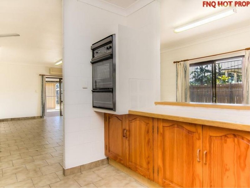 /11 Riverside Parade, Trinity Park QLD 4879