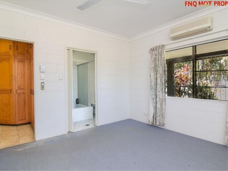 /11 Riverside Parade, Trinity Park QLD 4879