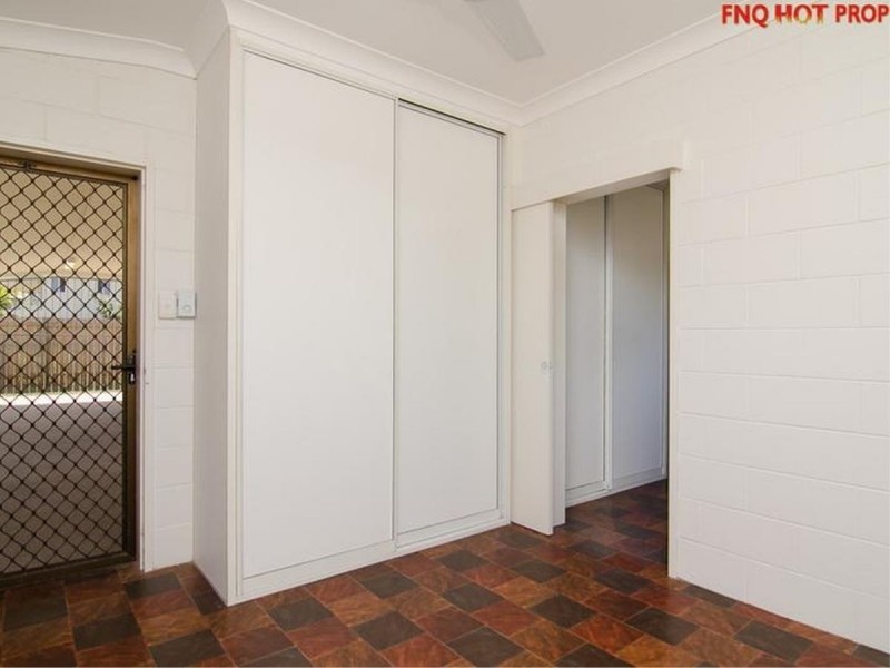 /11 Riverside Parade, Trinity Park QLD 4879