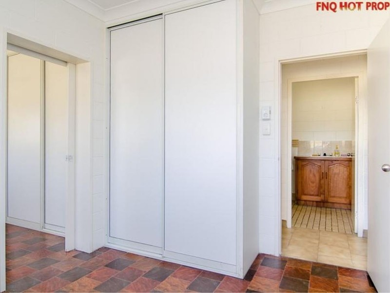 /11 Riverside Parade, Trinity Park QLD 4879