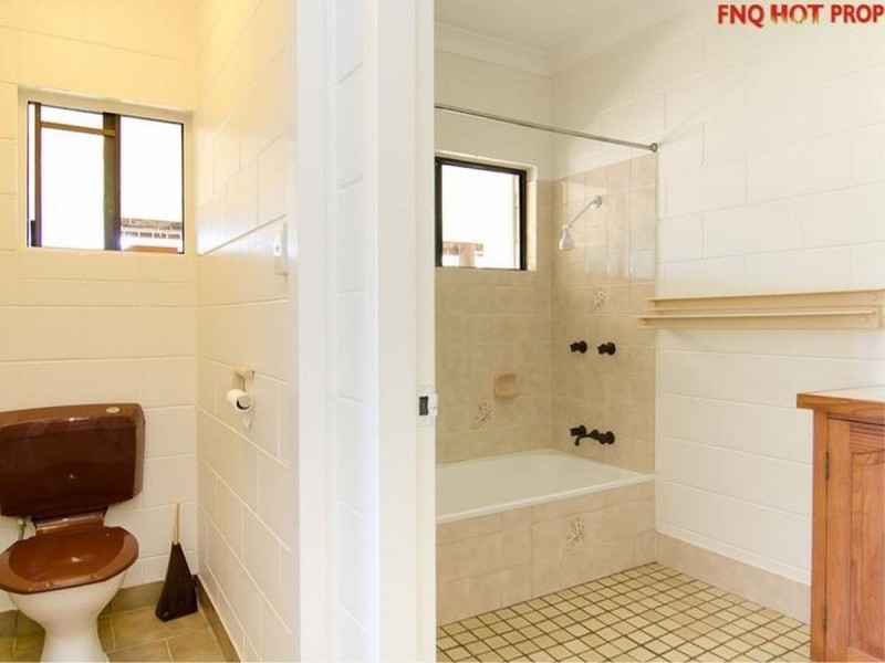 /11 Riverside Parade, Trinity Park QLD 4879