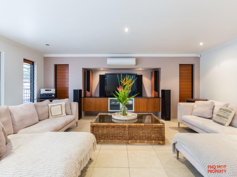 /7 Icefire Quay, Trinity Park QLD 4879