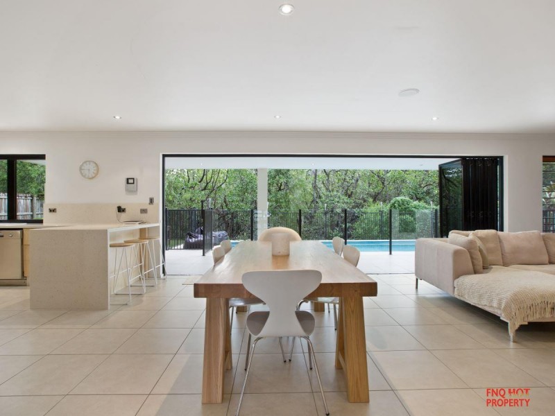 /7 Icefire Quay, Trinity Park QLD 4879