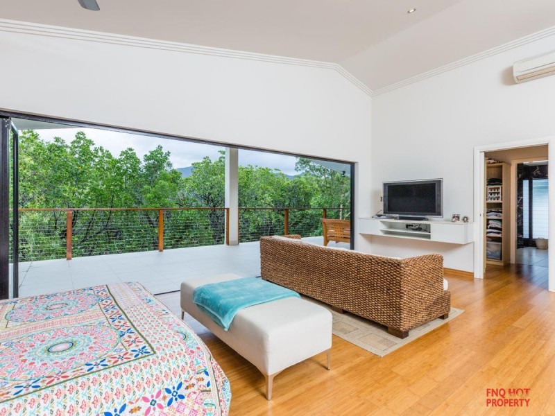 /7 Icefire Quay, Trinity Park QLD 4879