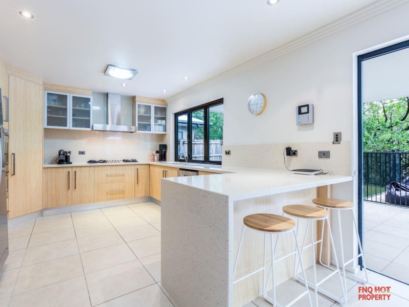 /7 Icefire Quay, Trinity Park QLD 4879