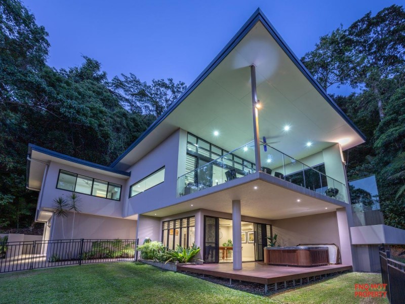 /11 Oceanview Place, Mooroobool QLD 4870