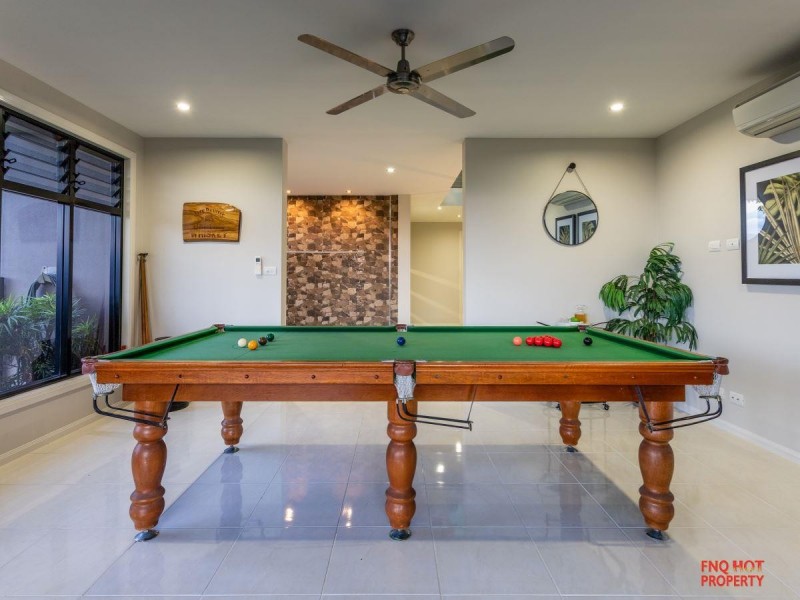 /11 Oceanview Place, Mooroobool QLD 4870