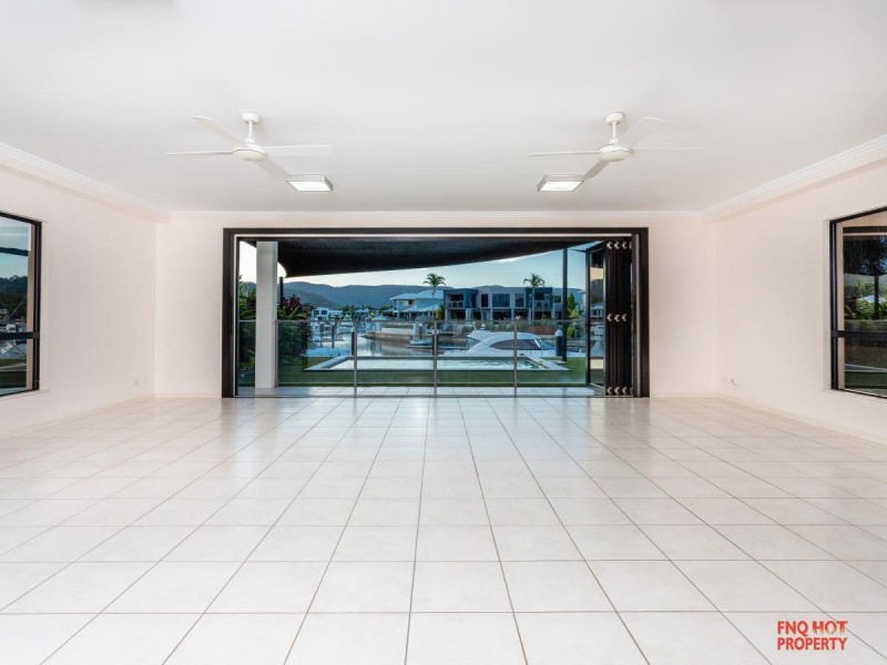 /127 Harbour Drive, Trinity Park QLD 4879