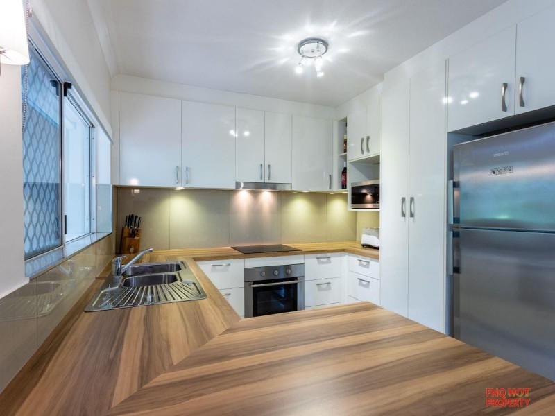 2/105-107 Collins Avenue, Edge Hill QLD 4870