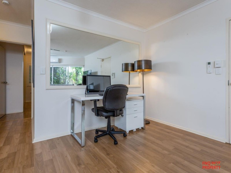 2/105-107 Collins Avenue, Edge Hill QLD 4870